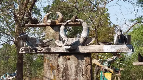 कलबंडाङ  Memorial stones