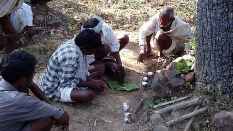 पिंडि पोल्वा - गर्याता मुनेह मेस्क वाटिह्‌तोर, पदतुन अस्कलाह आस्तोर